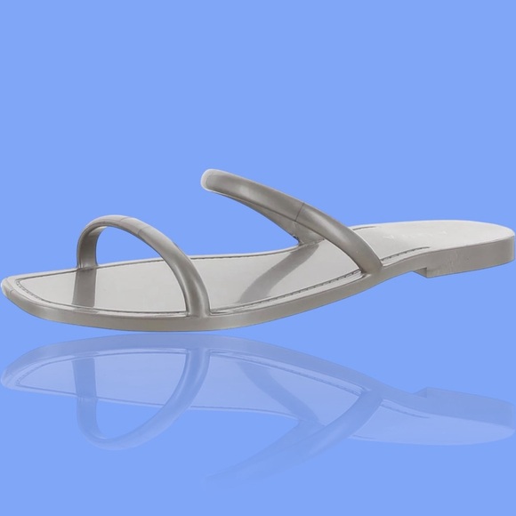 NWT Aqua Silver Metallic Slip-On Jelly Sandals in “Prata Metalized” Size 8 - Picture 11 of 13